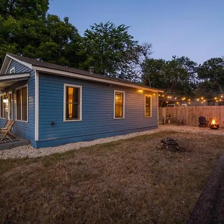 La Casa Azul • 5 Minutes From The Pearl! Villa